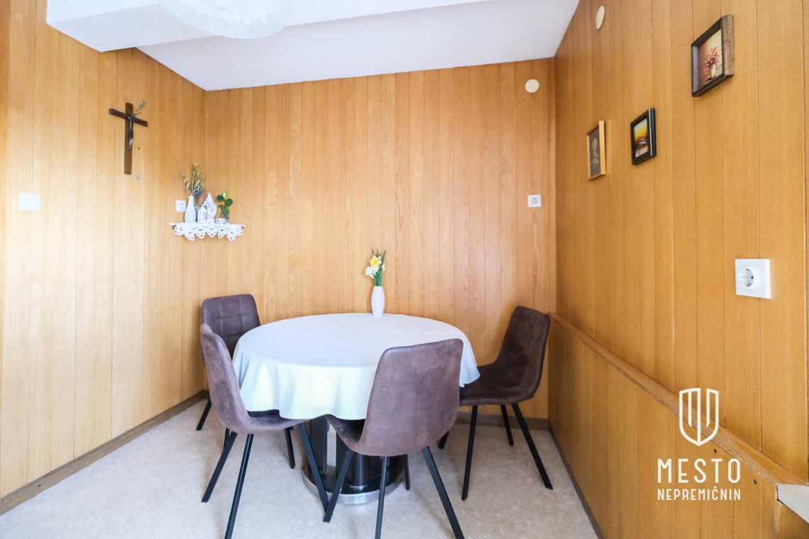 Detached house near Golovec, with 3 separate apartments – 6