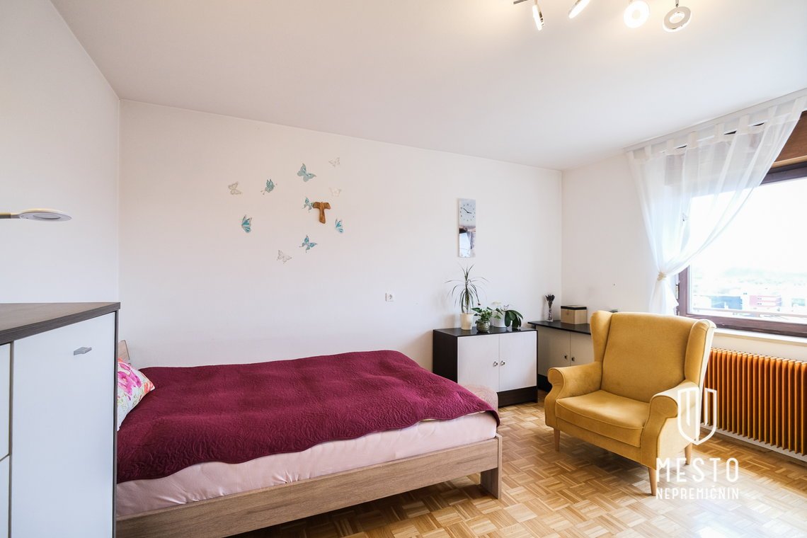 Detached house near Golovec, with 3 separate apartments – 7