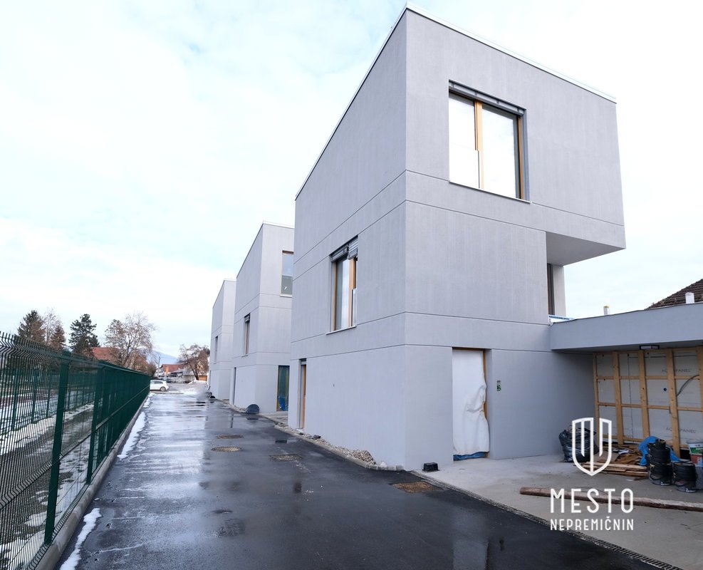 Terraced house in Šentvid – 2