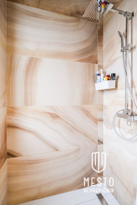 Four-and-a-half-room apartment in the center of Ljubljana – 15