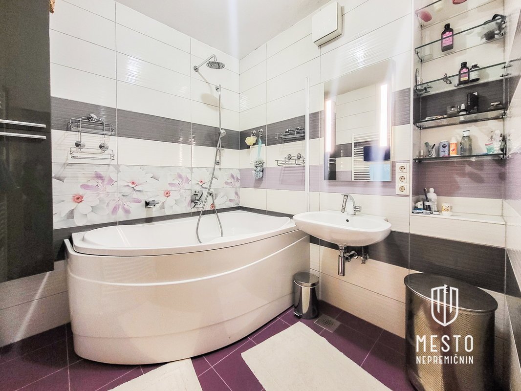 5-bedroom duplex penthouse apartment in Zupančičeva jama – 16