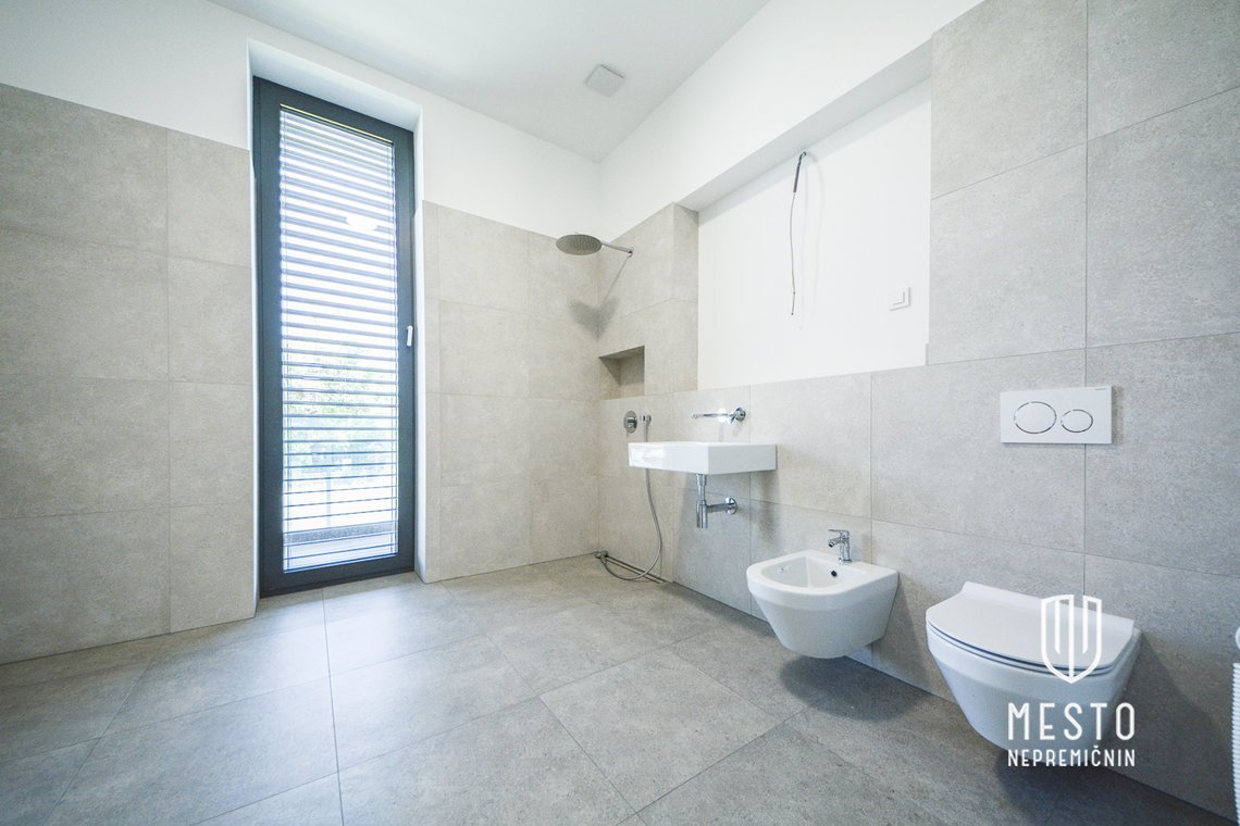 Deluxe 3-bedroom apartment in Residence Preska – 7