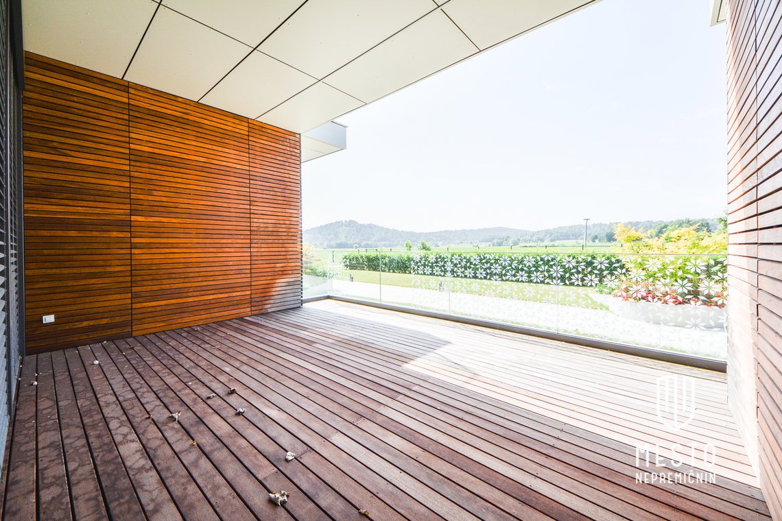 Deluxe 3-bedroom apartment in Residence Preska – 9