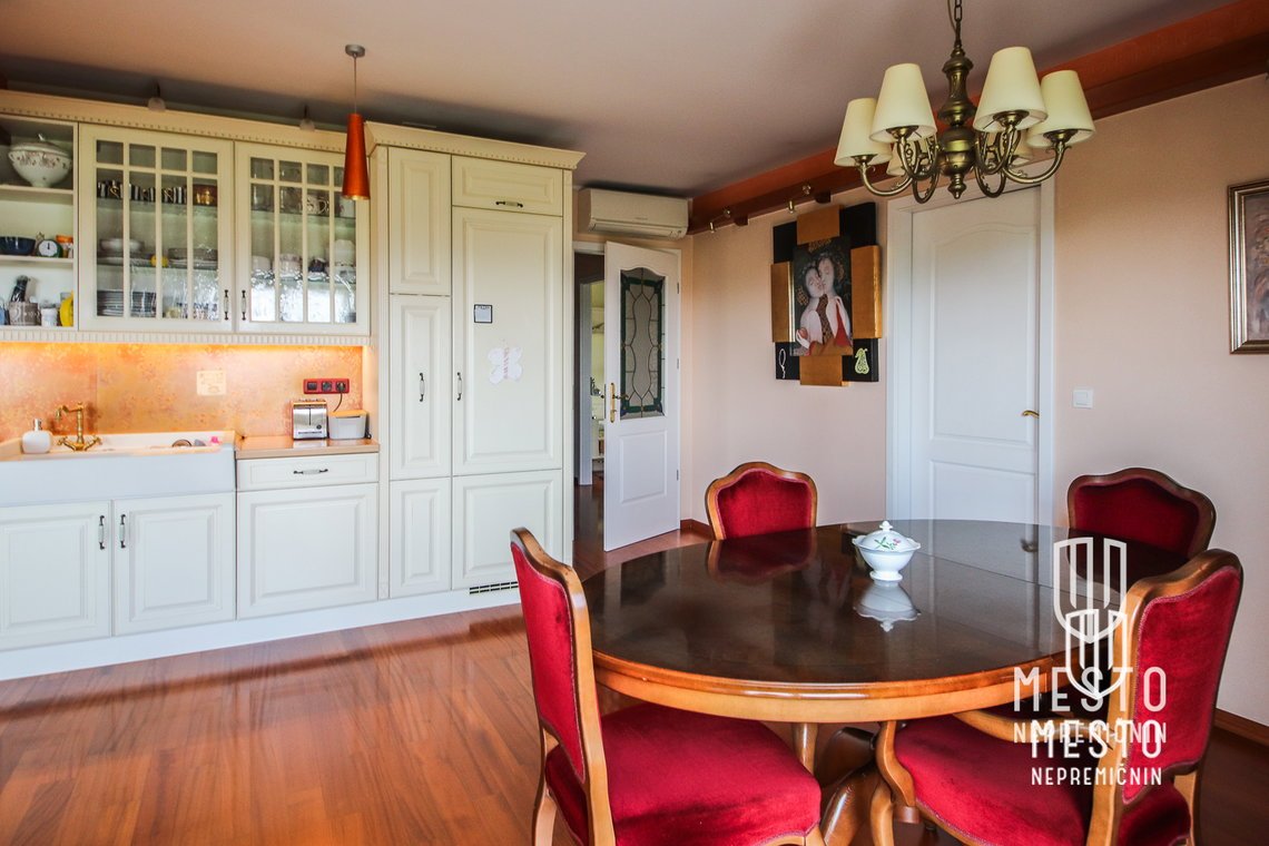 Six-room penthouse apartment in Komenda – 6