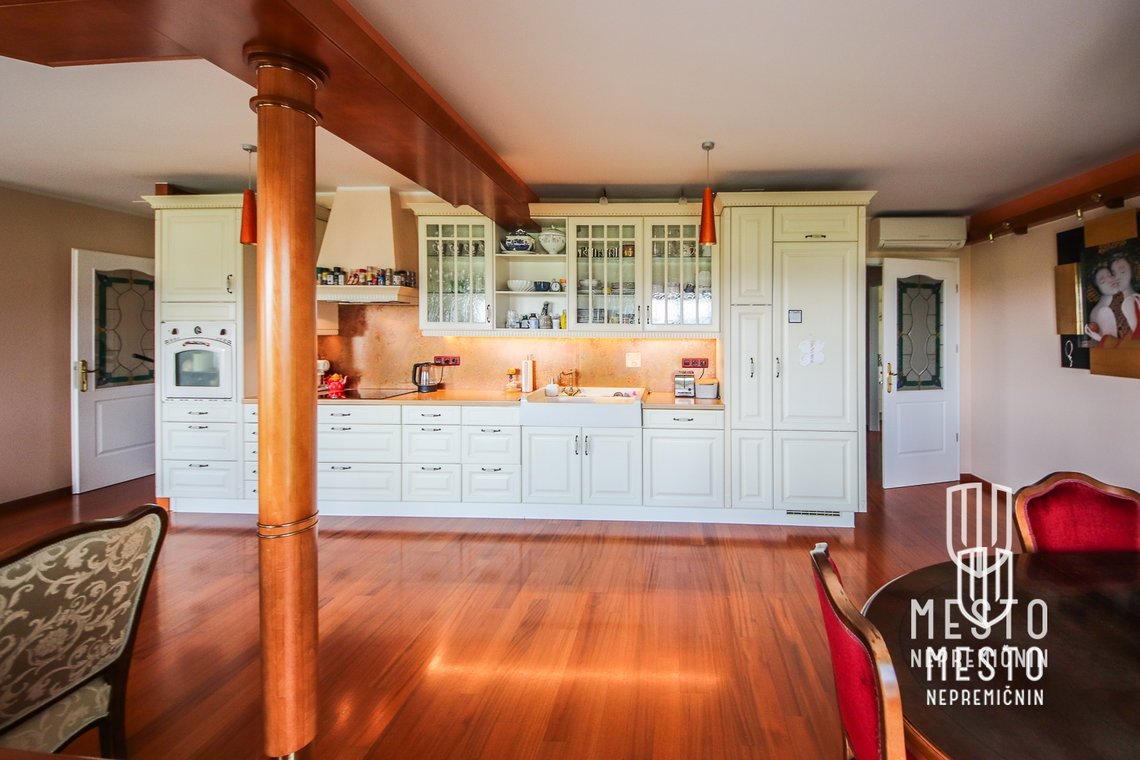 Six-room penthouse apartment in Komenda – 7