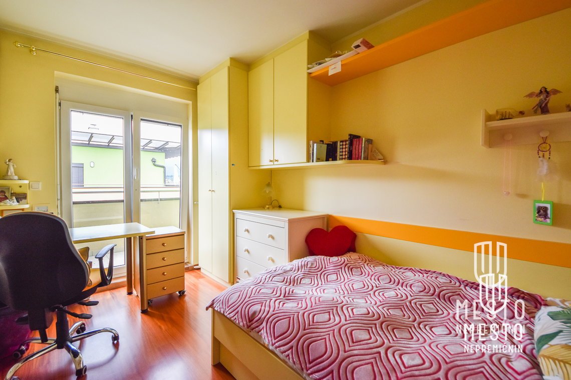 Six-room penthouse apartment in Komenda – 13