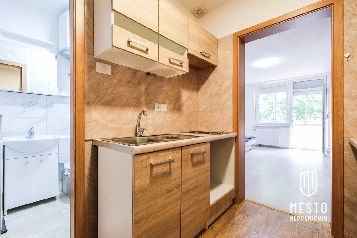 Studio apartment in Polje (2nd floor of 4, built in 1976, renovated in 2024) – 4