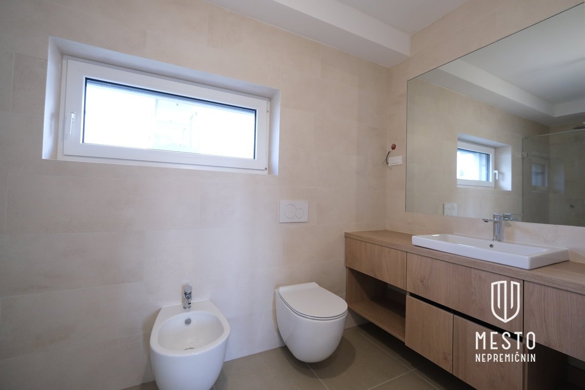Three-bedroom apartment in Nadgorica – 6