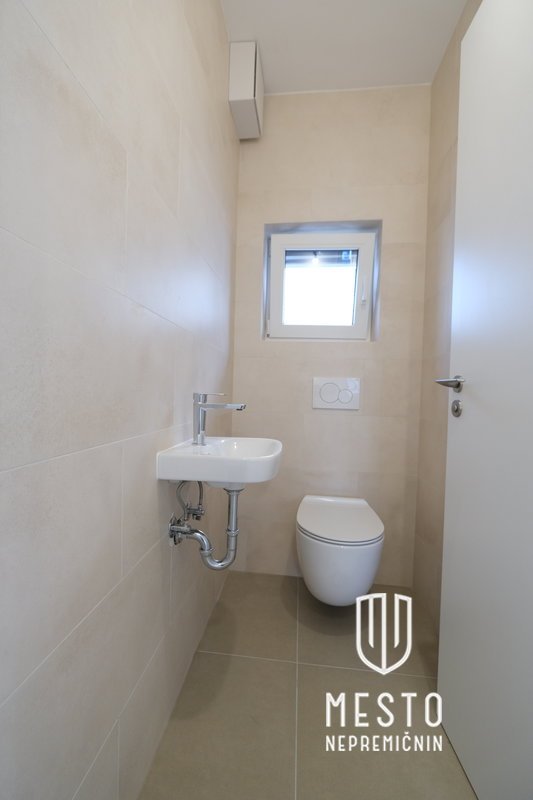 Three-bedroom apartment in Nadgorica – 8