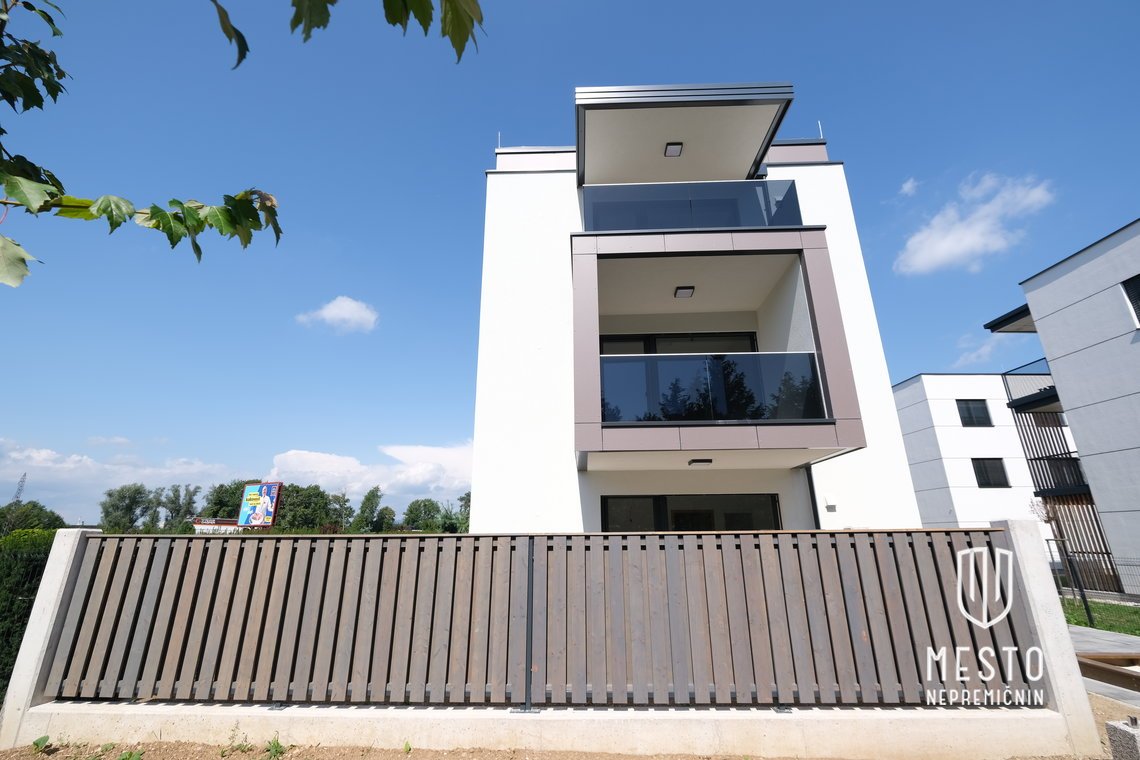 Three-bedroom apartment in Nadgorica – 12