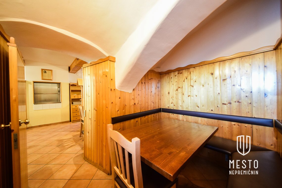 Commercial-residential building, Kranj – center (K+P+1+2+M, lot 1890, renovated in 2023) – 9