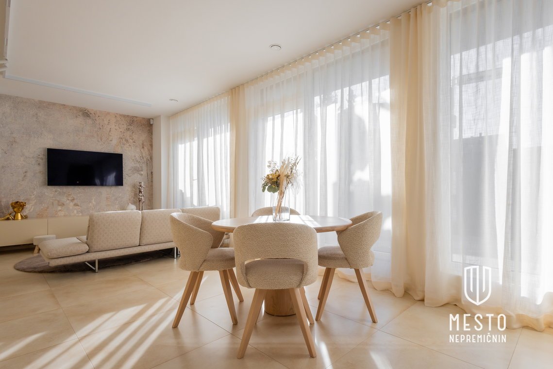 Modern designer two-bedroom duplex apartment with an atrium – Črnuče – 2