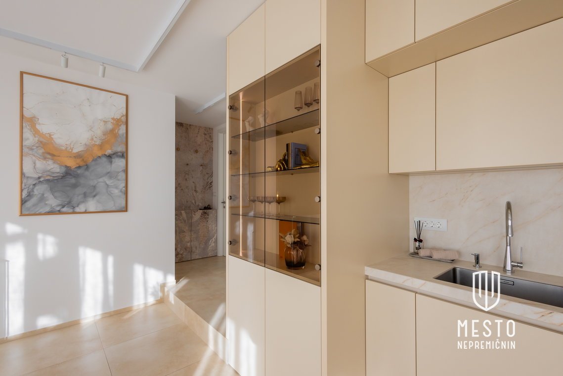 Modern designer two-bedroom duplex apartment with an atrium – Črnuče – 10