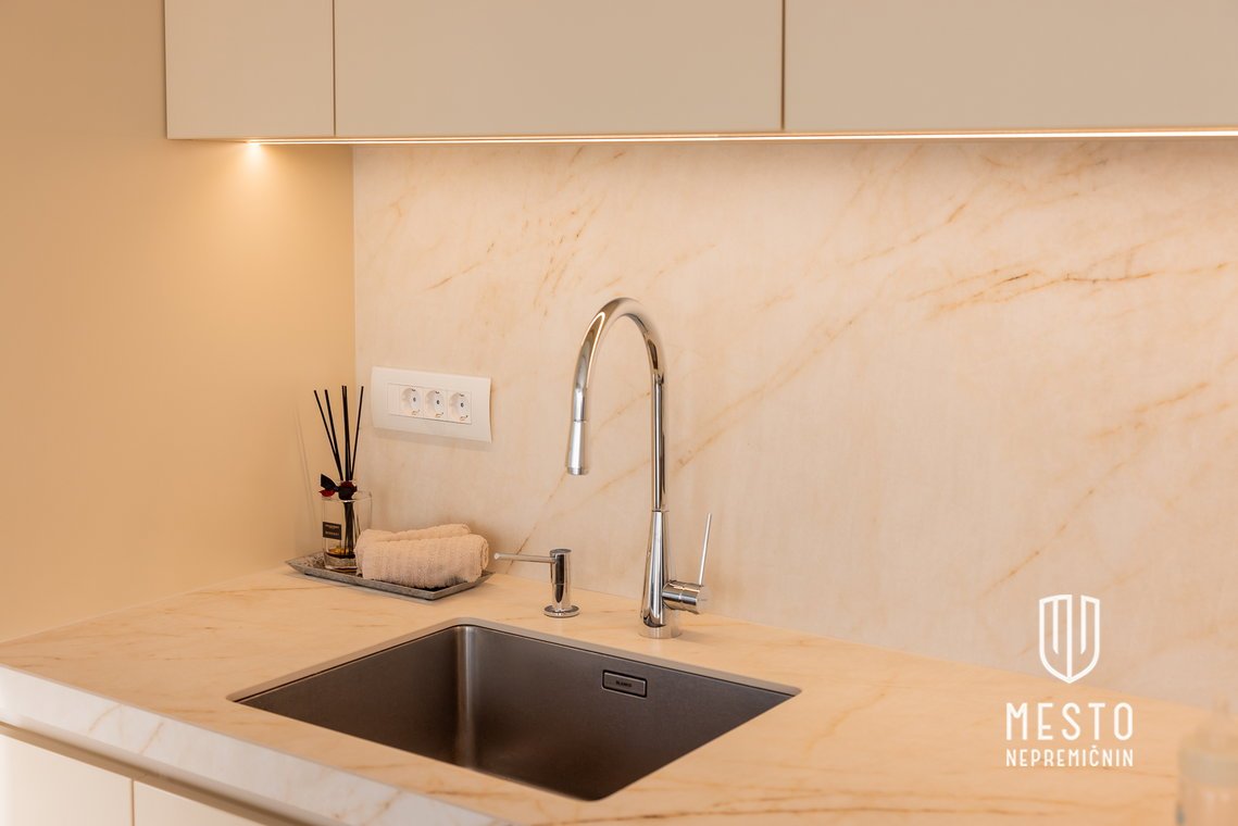 Modern designer two-bedroom duplex apartment with an atrium – Črnuče – 13