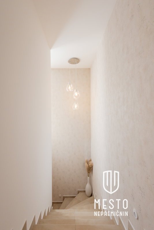 Modern designer two-bedroom duplex apartment with an atrium – Črnuče – 16