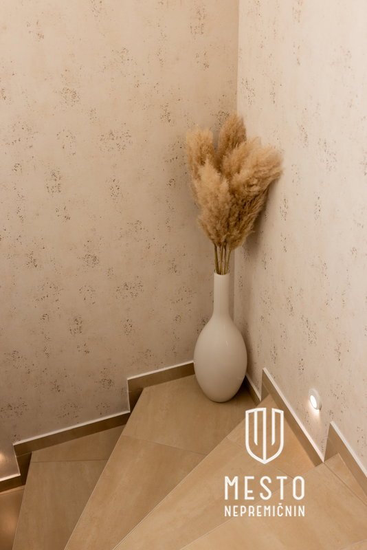 Modern designer two-bedroom duplex apartment with an atrium – Črnuče – 17