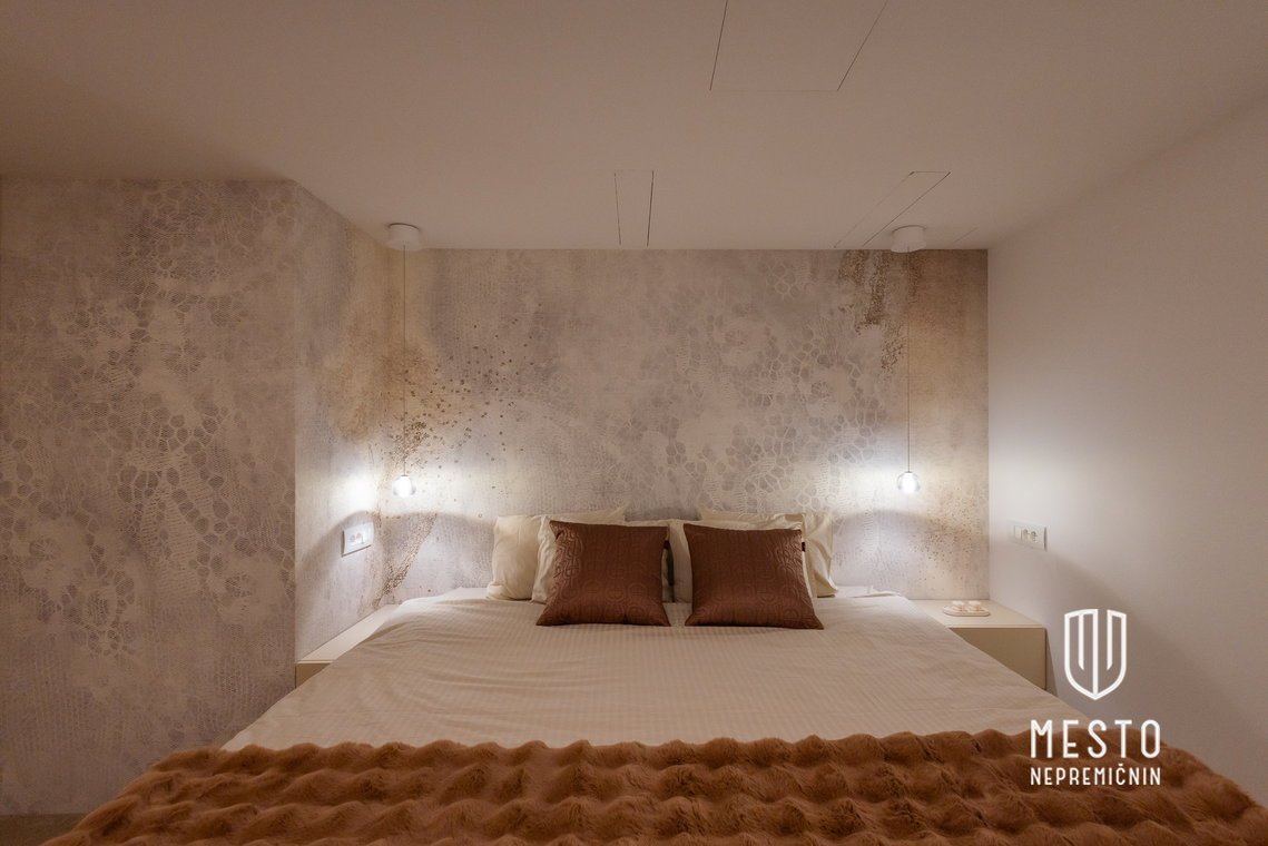 Modern designer two-bedroom duplex apartment with an atrium – Črnuče – 19