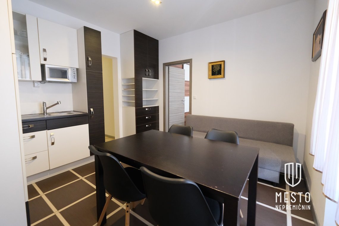 Three-room apartment in the city centre – 2