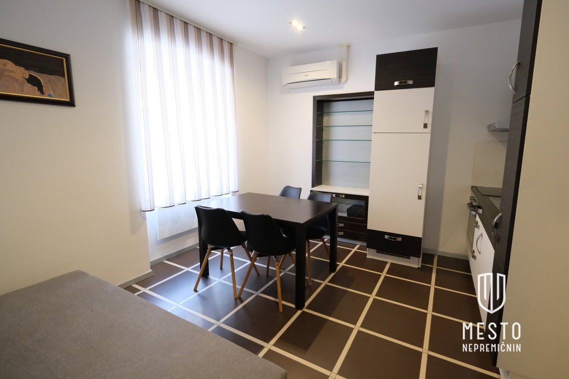 Three-room apartment in the city centre – 3