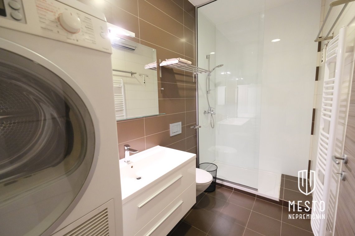 Three-room apartment in the city centre – 6