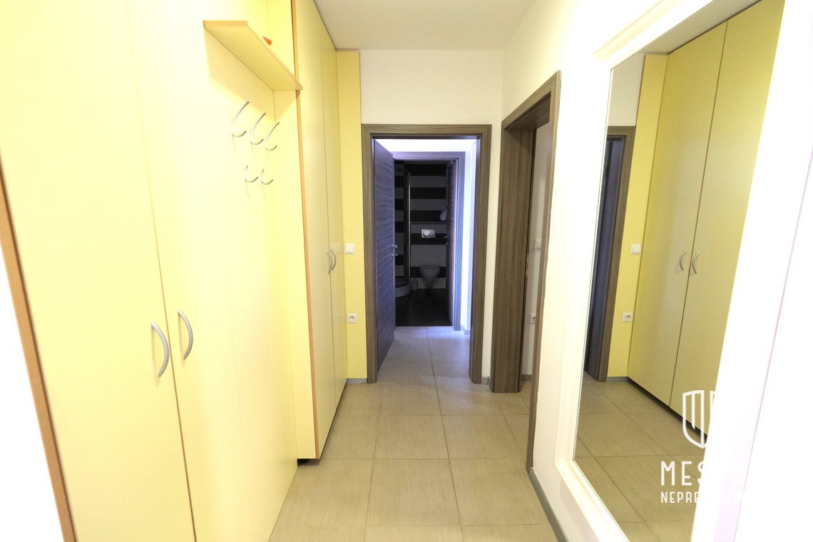 Three-room apartment in the city centre – 8