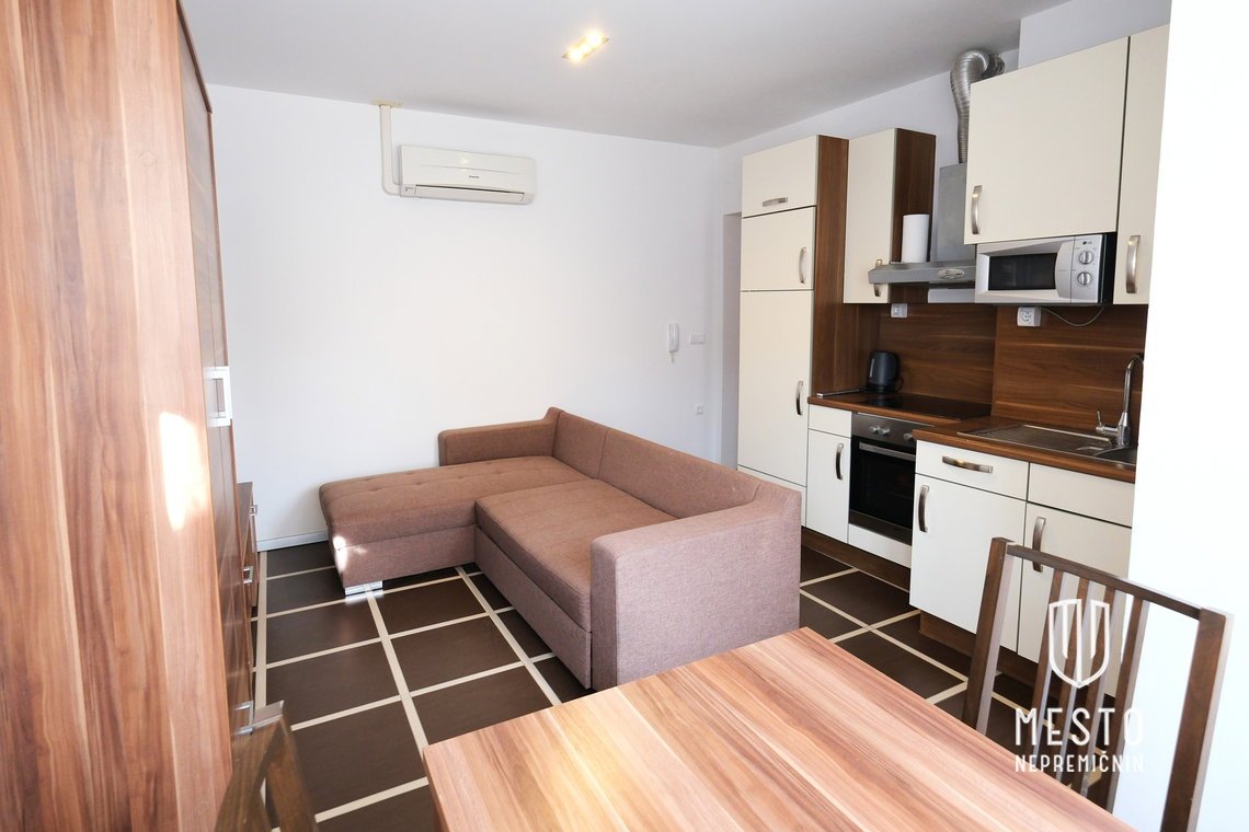 Three-room apartment in the city centre – 11