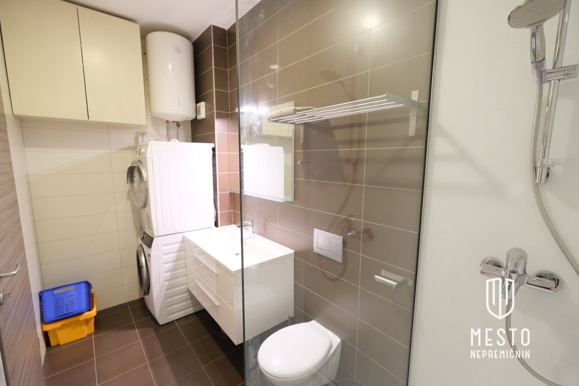 Three-room apartment in the city centre – 12