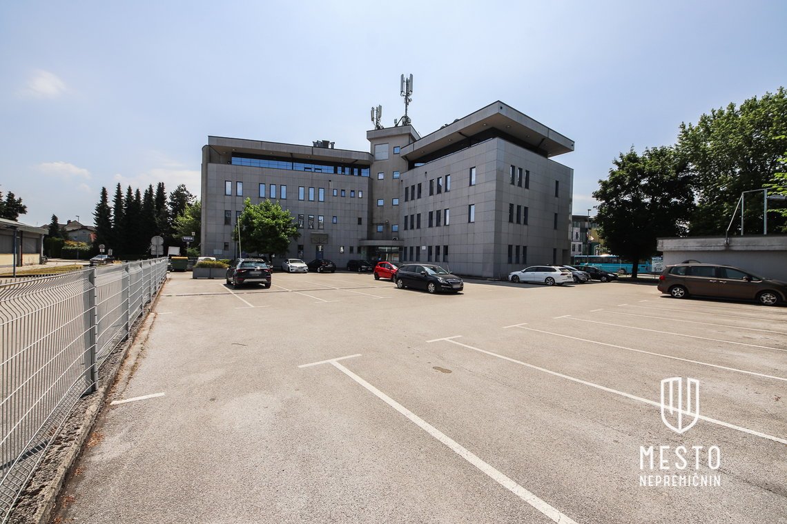 Commercial spaces in a busy location in Kranj – 2