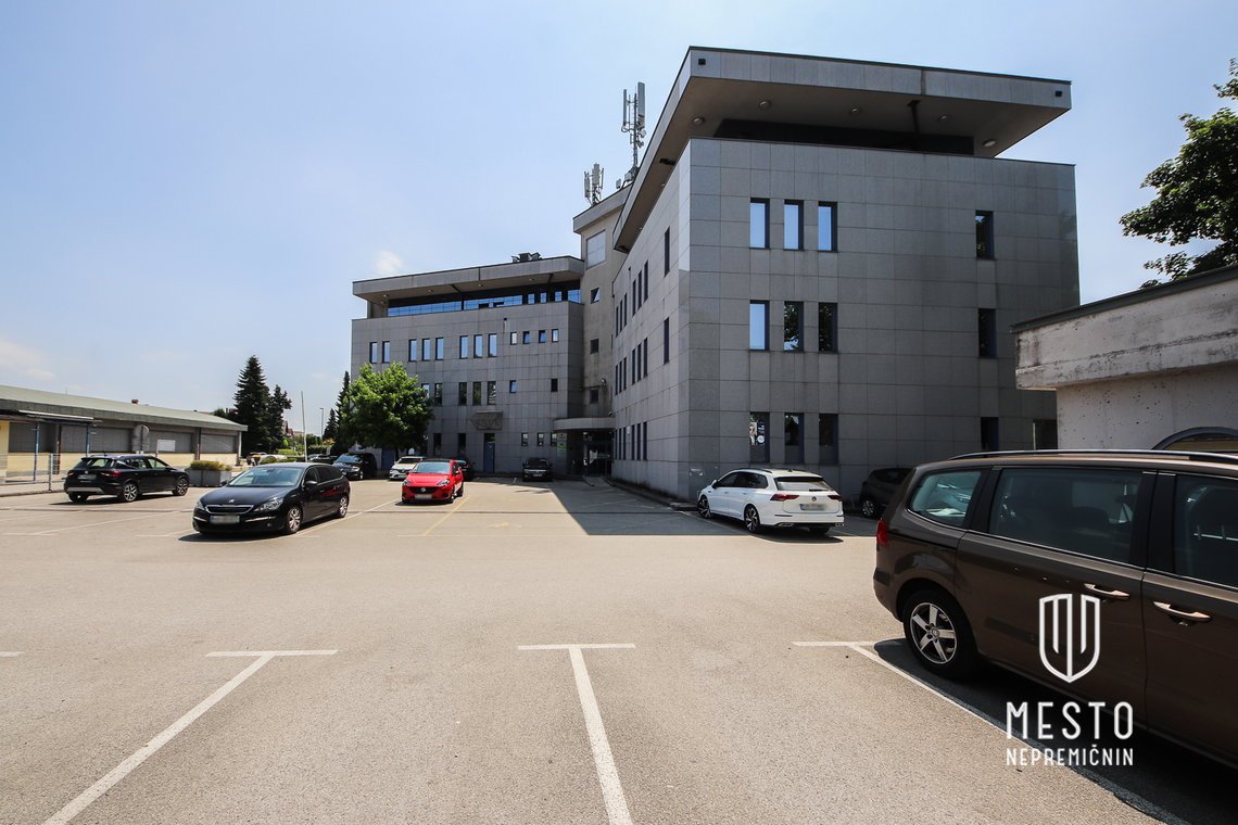 Commercial spaces in a busy location in Kranj – 3