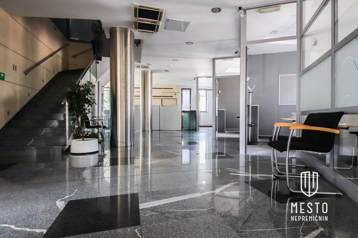 Commercial spaces in a busy location in Kranj – 6