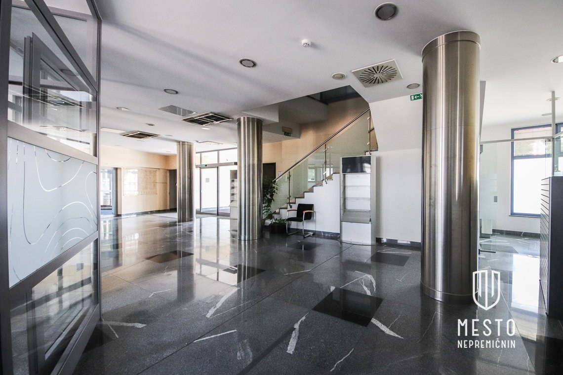 Commercial spaces in a busy location in Kranj – 7