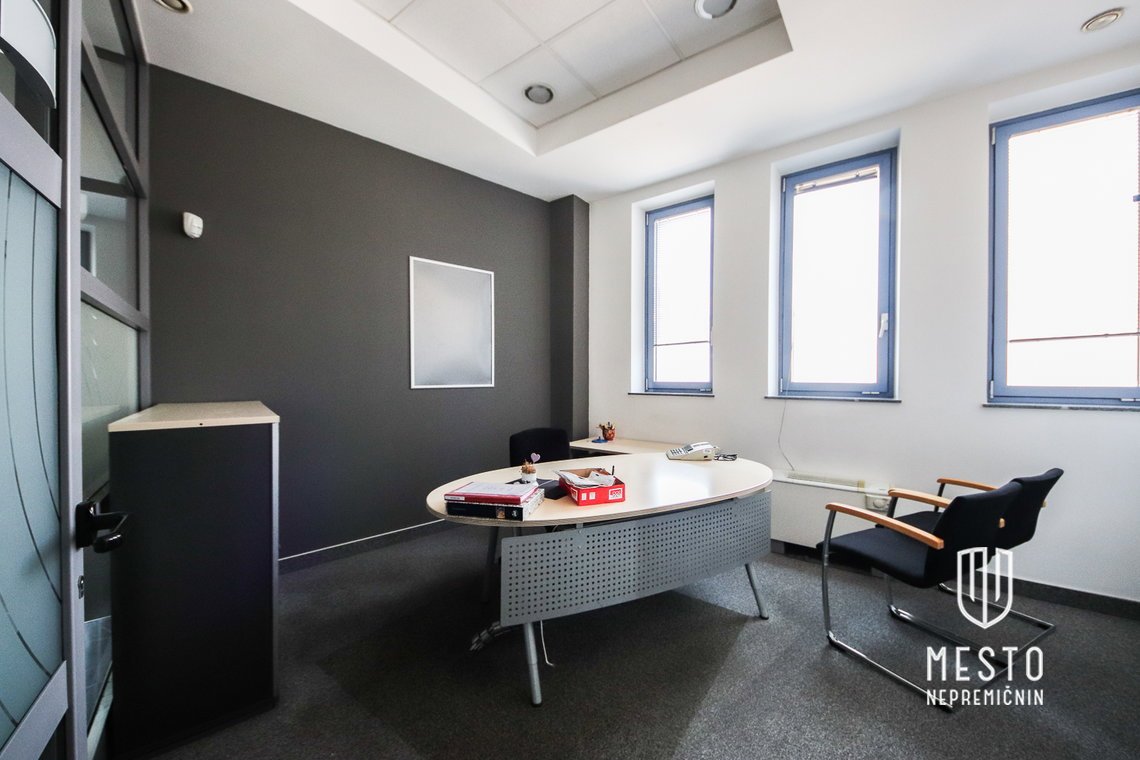 Commercial spaces in a busy location in Kranj – 9