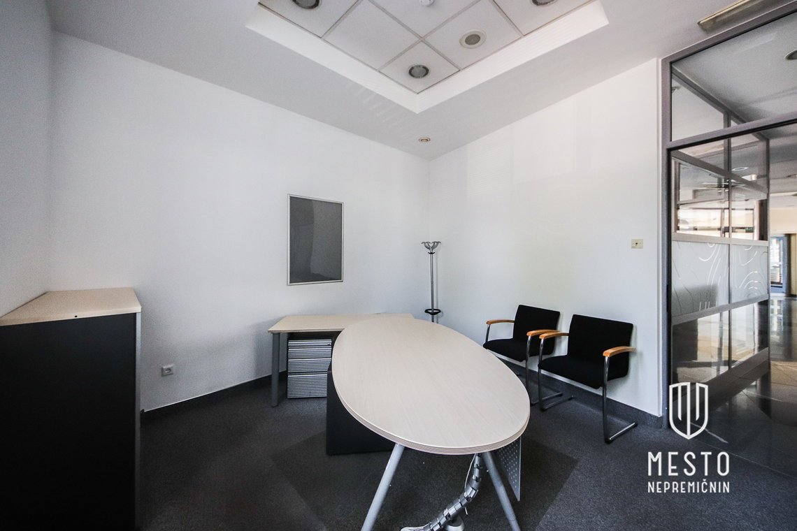 Commercial spaces in a busy location in Kranj – 10