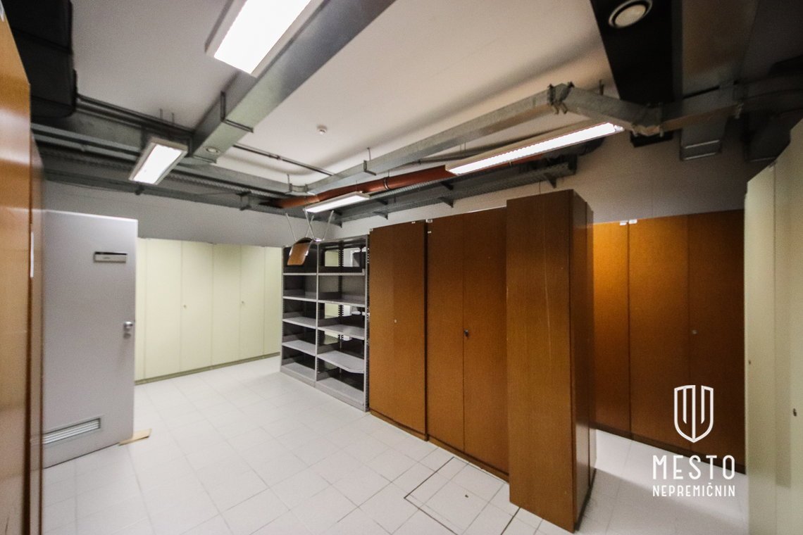 Commercial spaces in a busy location in Kranj – 12