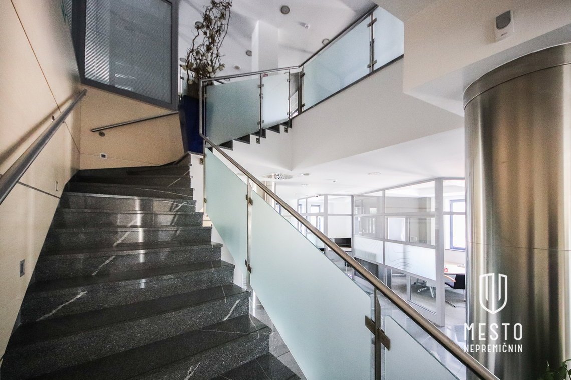 Commercial spaces in a busy location in Kranj – 14