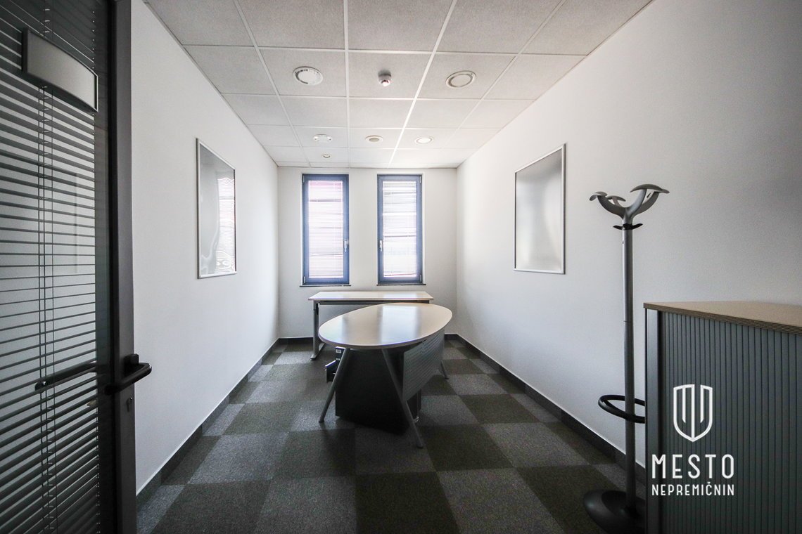 Commercial spaces in a busy location in Kranj – 15