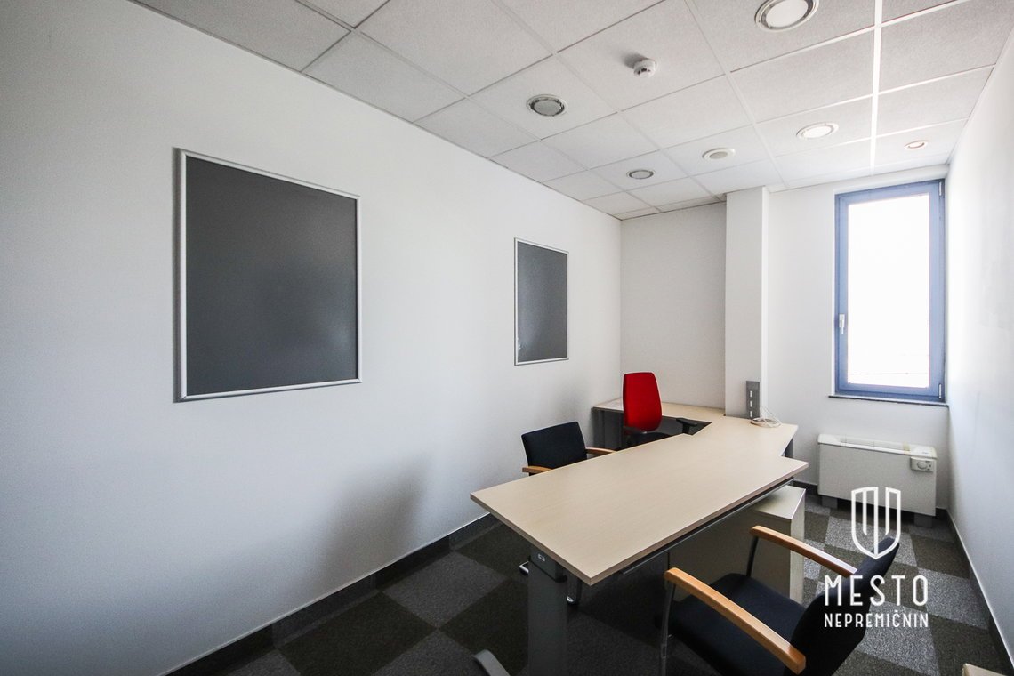 Commercial spaces in a busy location in Kranj – 16