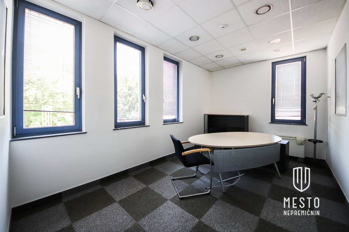 Commercial spaces in a busy location in Kranj – 17