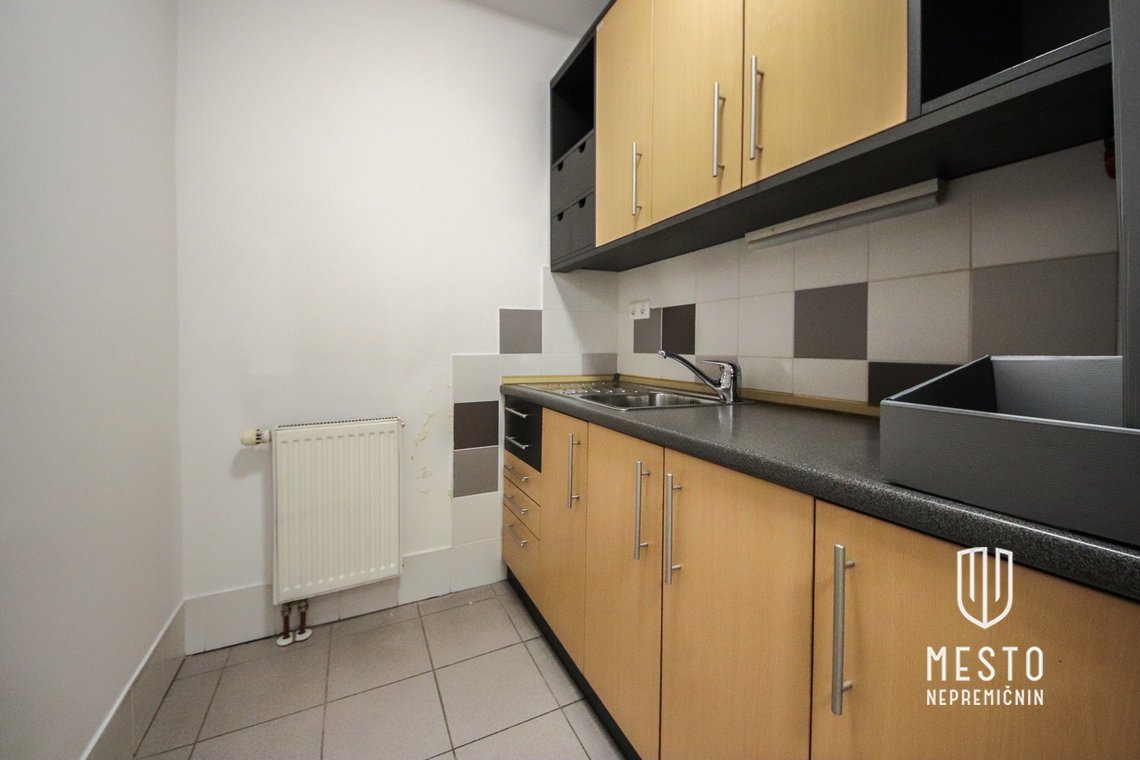 Commercial spaces in a busy location in Kranj – 19