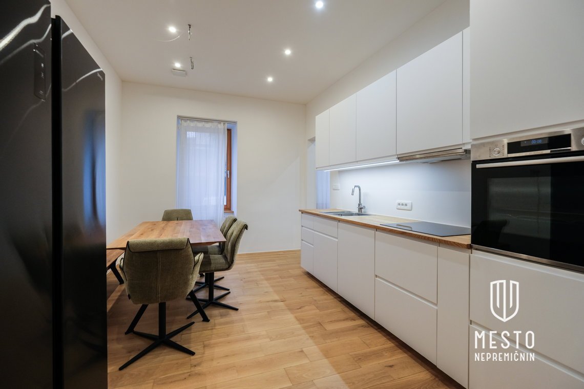 Four-bedroom apartment near Tivoli – 2