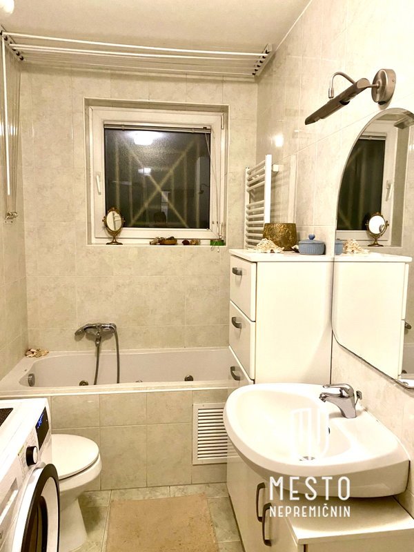 Three-and-a-half-room apartment with a courtyard on Dolgi Most – 12