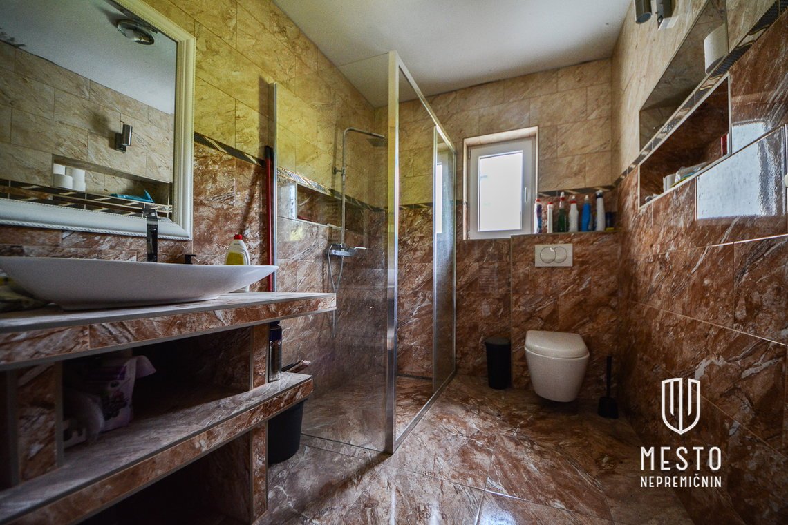 Detached house with larger land in Spodnje Laže – 9