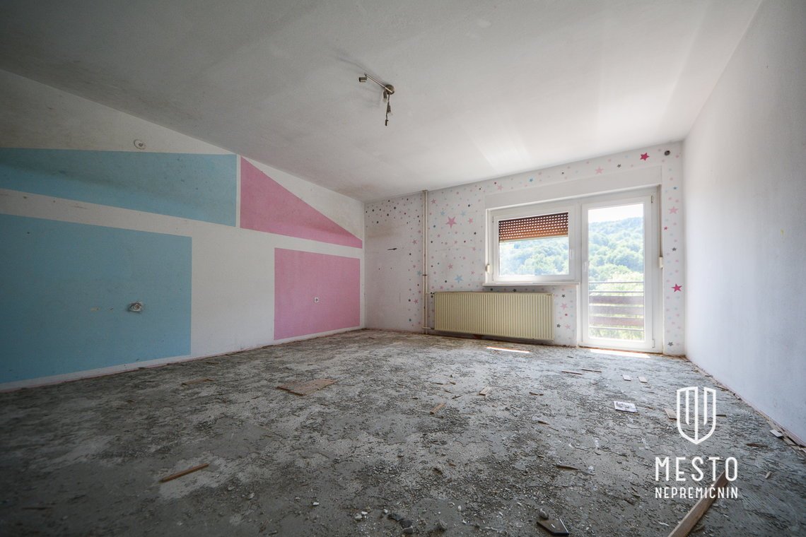 Detached house with larger land in Spodnje Laže – 10
