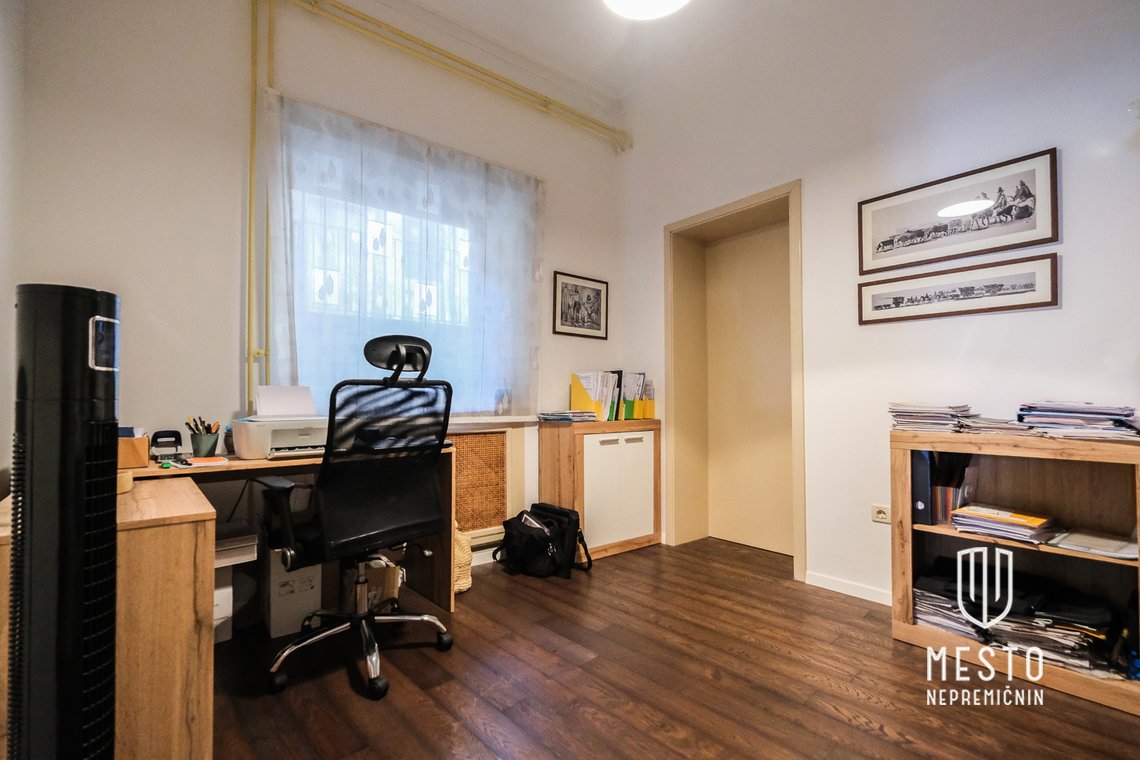 Four-room apartment in central Ljubljana, view of the Ljubljanica – 11
