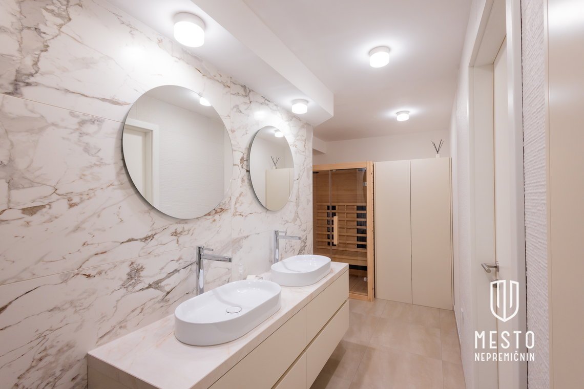 Modern designer two-bedroom duplex apartment with courtyard – Črnuče – 24