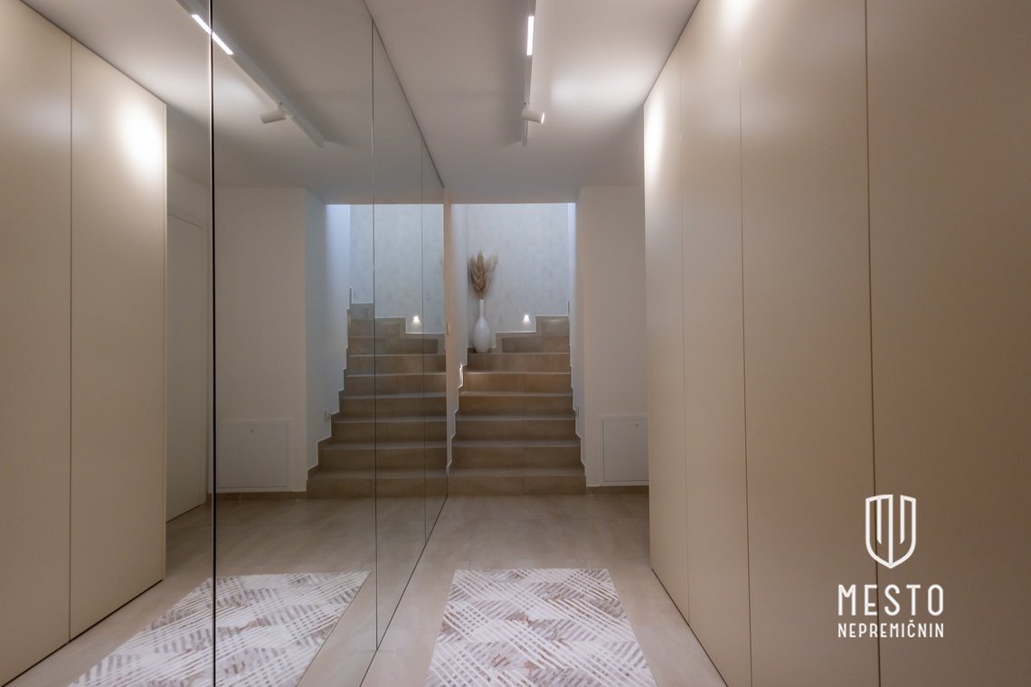 Modern designer two-bedroom duplex apartment with courtyard – Črnuče – 28