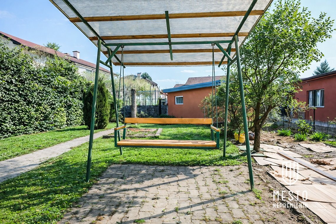 Three-bedroom apartment on Gerbičeva Street – 12