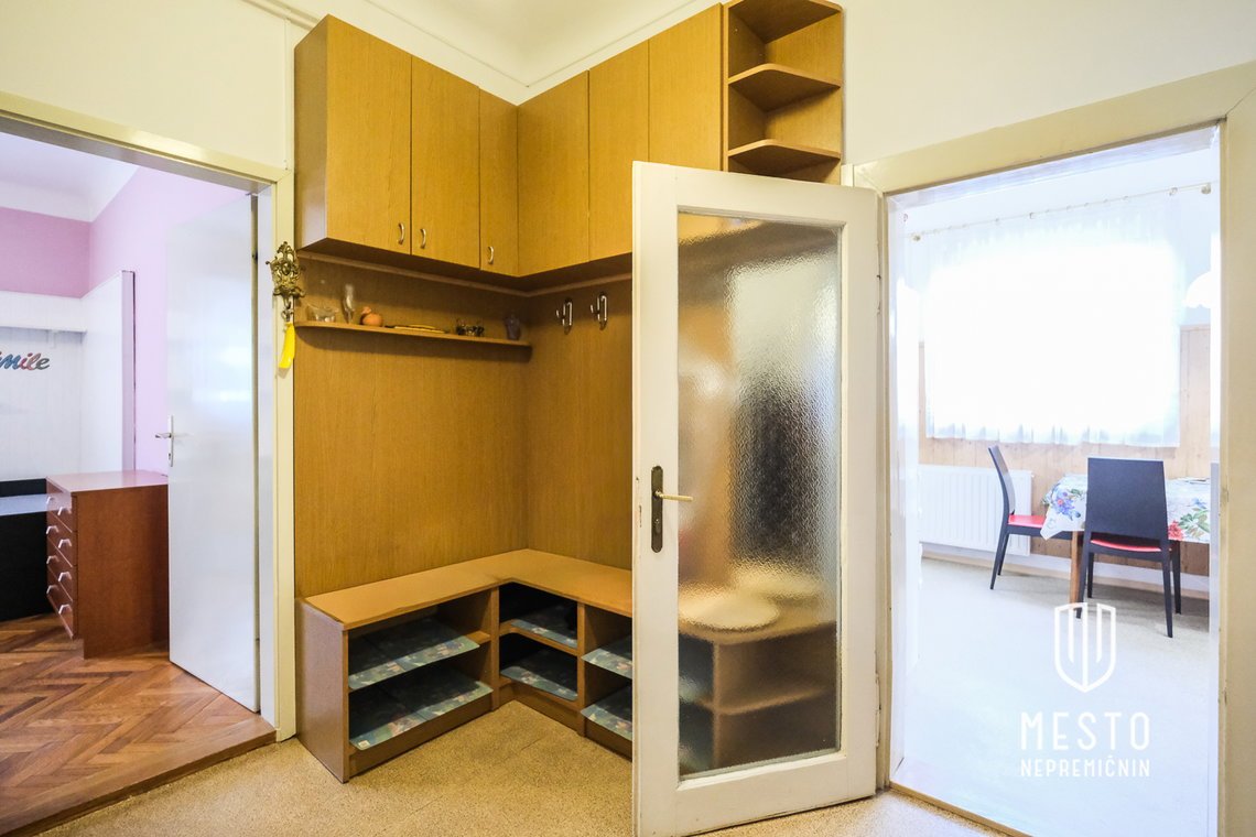 Three-bedroom apartment on Gerbičeva Street – 16