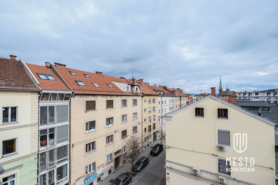 Three-room apartment in the city center on Slomškova Street – 4