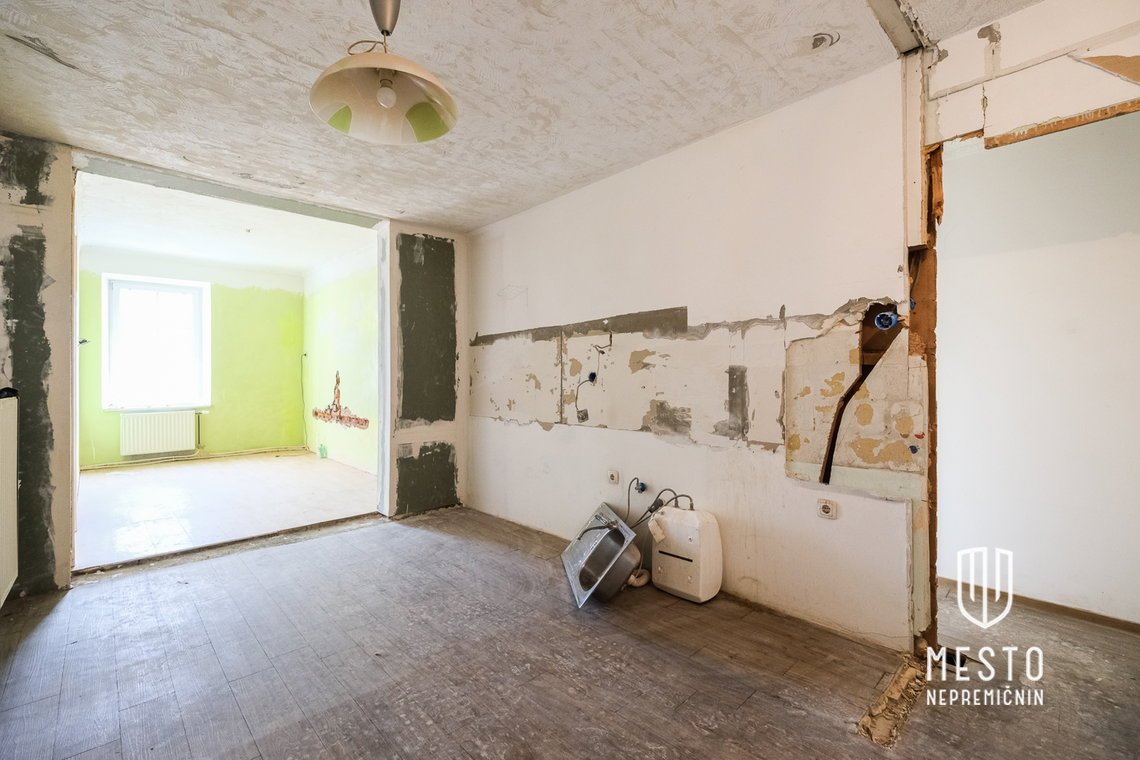 Three-room apartment in the city center on Slomškova Street – 9